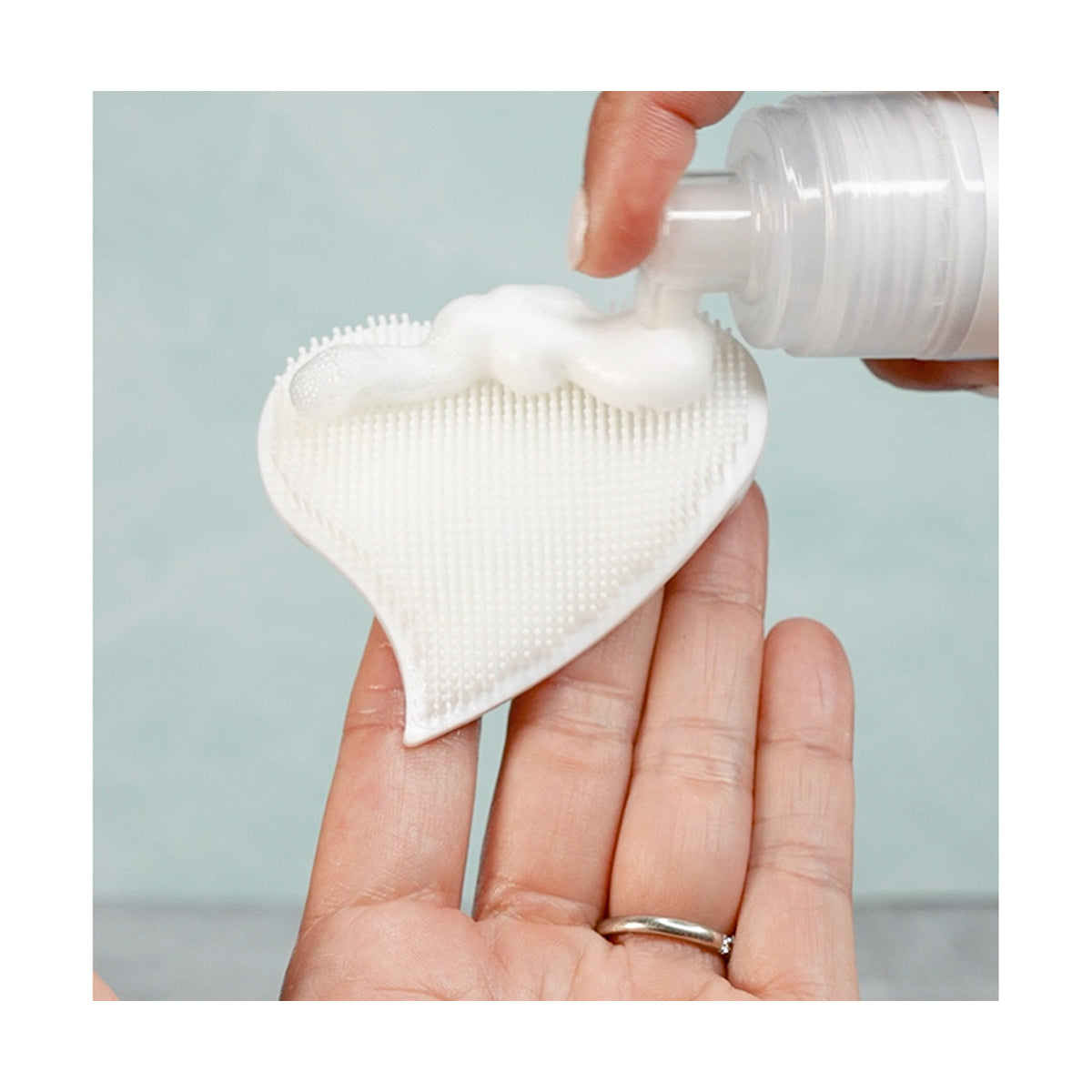 We Love Eyes Tea Tree Eyelid & Eyelash Foaming Cleanser – Mini Travel Size (25 mL)