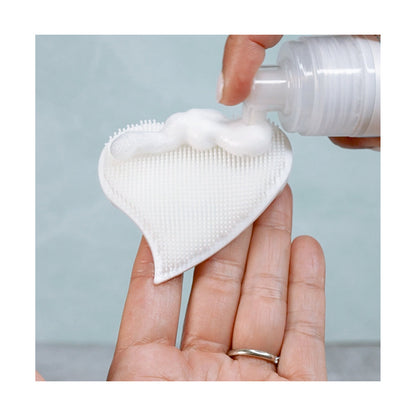We Love Eyes – Gentle Eyelid Cleansing Mitt