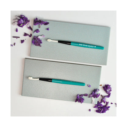We Love Eyes Eyelid & Lash Margin Scrub Brush – Gentle Daily Eyelid Cleaner